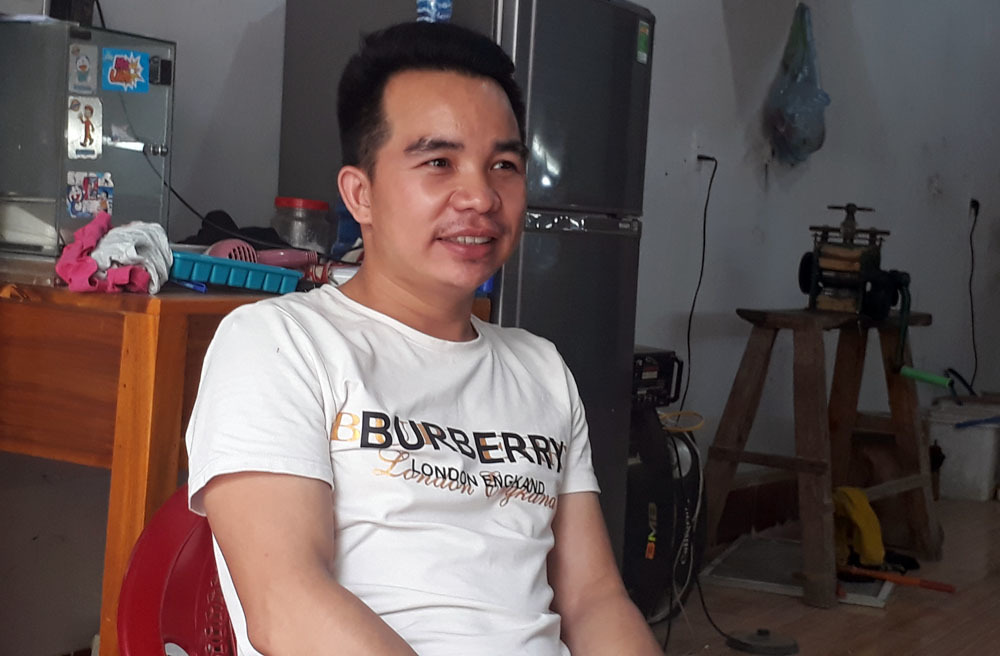 Nhóm ngưá»i ôm trá»n 3,5 tá»· Äá»ng từ má»t viên Äá thô xù xì