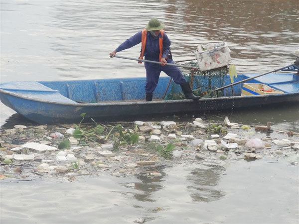 HCM City takes steps to reduce pollution in canal networks