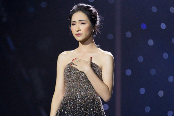 Xôn xao tin Hòa Minzy vội vã tuyên bố dừng sự nghiệp để lấy chồng