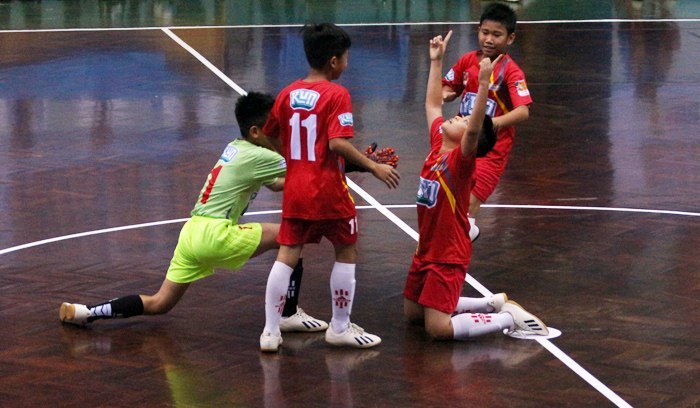 Xác định 4 đội vào bán kết