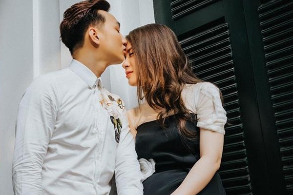 Vợ MC Thành Trung xác nhận mang thai sau 2 năm kết hôn