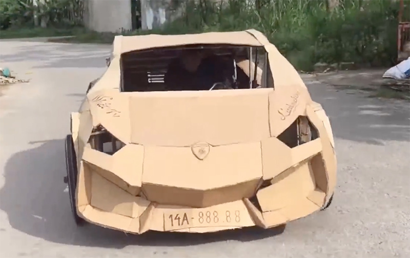 'Siêu xe' Lamborghini tự chế bằng bìa carton của dân chơi Quảng Ninh