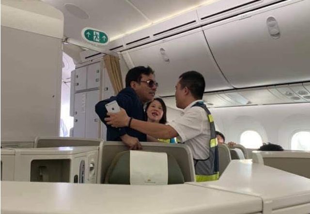 Businessman thrown off Vietnam Airlines flight for sexual harassment
