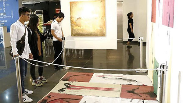 Artwork appraisal languishes under new centre