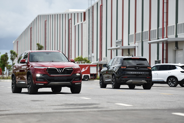 ‘Êm ái và tiện nghi, VinFast Lux xứng tầm xe sang’
