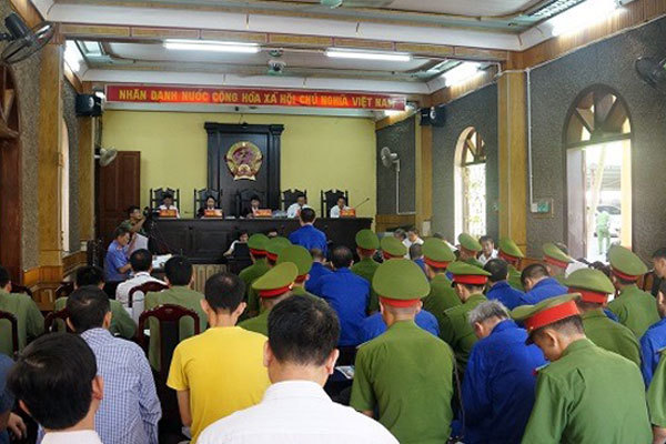 Dàn cựu lãnh đạo Sơn La nhận 57 năm tù giam, 15 năm tù treo