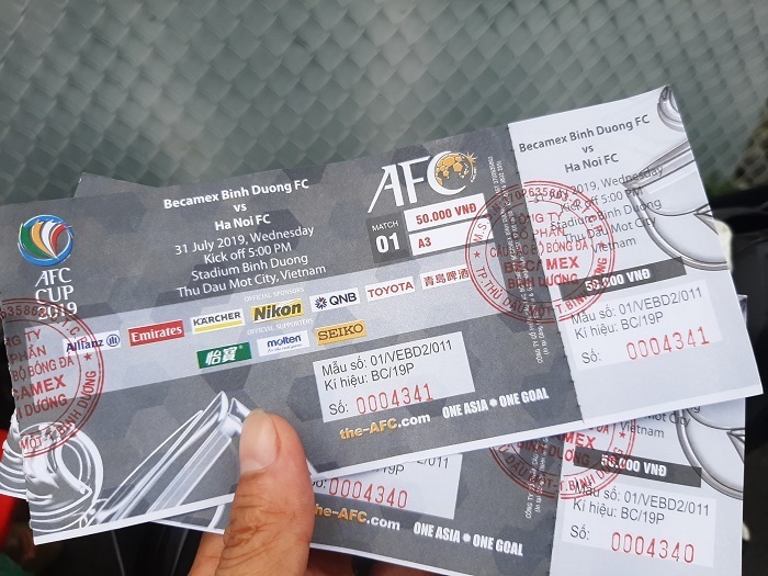 Mua vé chợ đen xem chung kết AFC Cup, fan Bình Dương hụt hẫng ra về