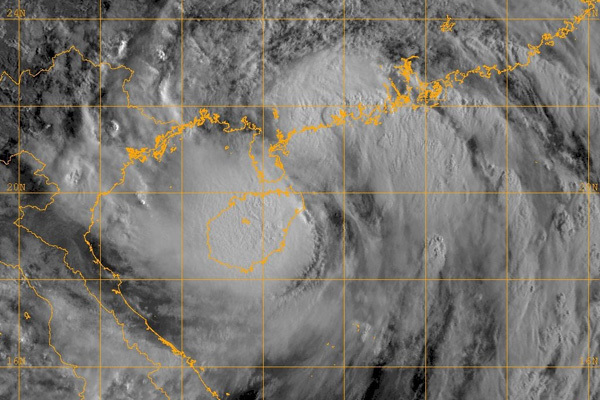 Bão số 3 giật cấp 11, nhiều tỉnh cấm biển