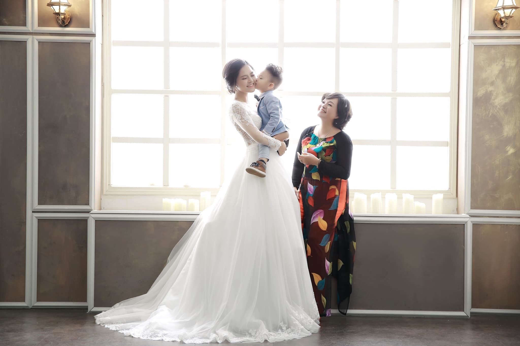 Chiều Xuân,Hồ Ngọc Hà,Hương Giang,Phương Linh,Thu Quỳnh,Về nhà đi con Chiều Xuân,Hồ Ngọc Hà,Hương Giang,Phương Linh,Thu Quỳnh,Về nhà đi con