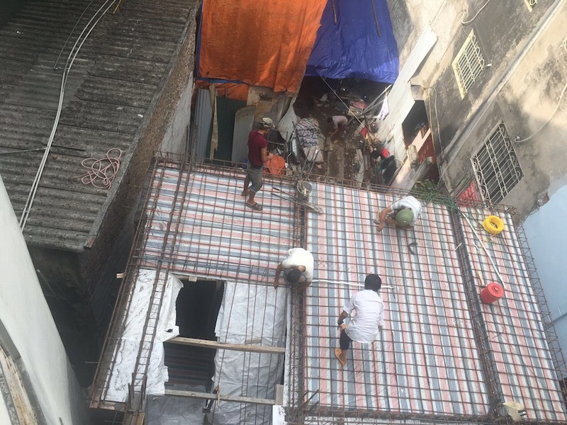 Tận mắt thấy công trình càng đình chỉ càng xây cao giữa trung tâm Hà Nội