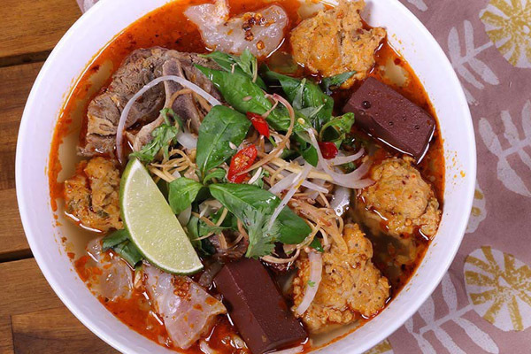 Những quán ăn có thâm niên trên 20 năm, đông nghịt khách ở Sài Gòn