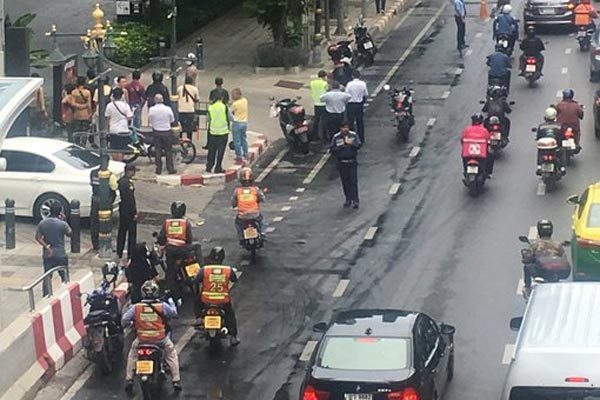 Hàng loạt vụ nổ liên tiếp ở Bangkok