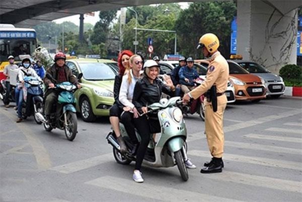 HCM City’s campaign target foreigners violating traffic rules
