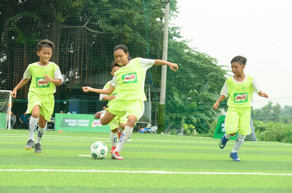 Eight young VN football players play in 1st Milo Champions Cup in Spain