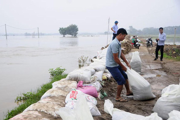 Bão số 3 di chuyển đến gần Móng Cái, Hải Phòng