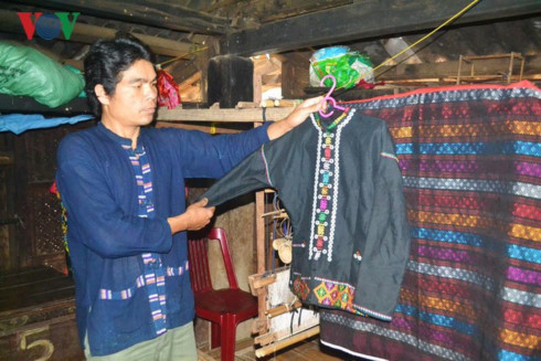 Van Kieu-Pa Ko revive traditional broacade weaving