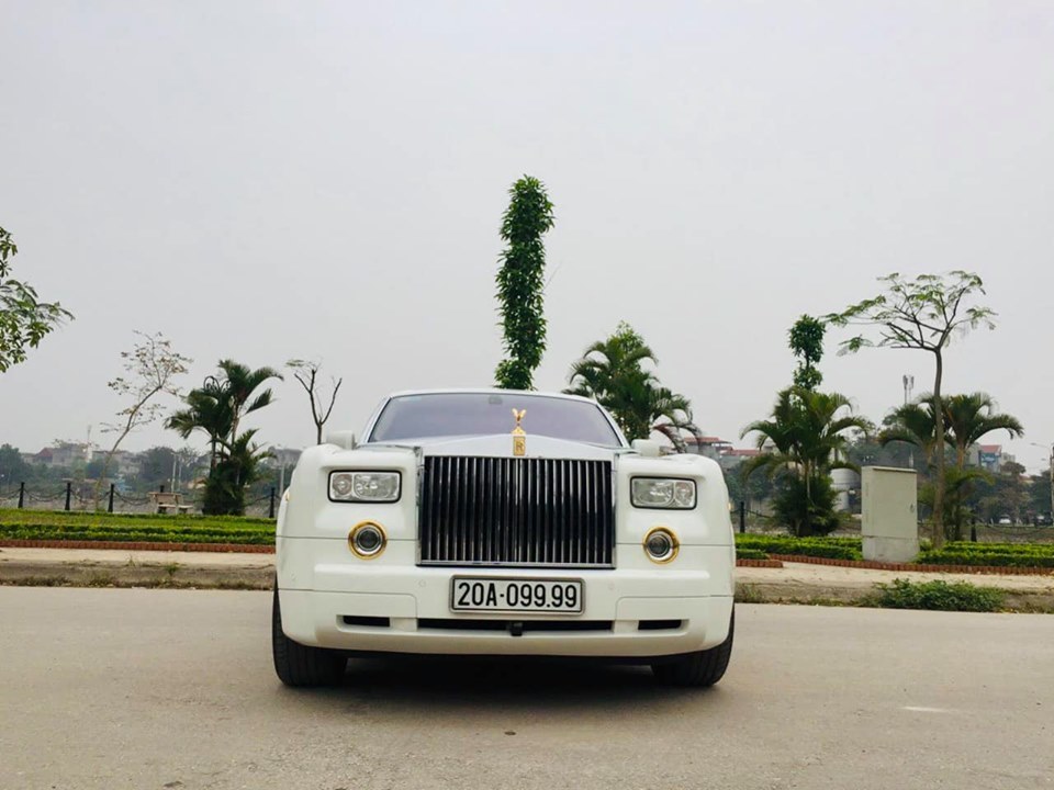 Rolls-Royce Phantom biển tứ quý 9 rao bán hơn 15 tỷ đồng