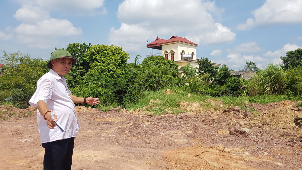 Huyện Lục Ngạn vay tiền làm dự án, gia đình 2 quán quân Sao Mai kêu cứu