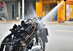 Rửa xe máy 'siêu sạch', sạch tới mức nào?