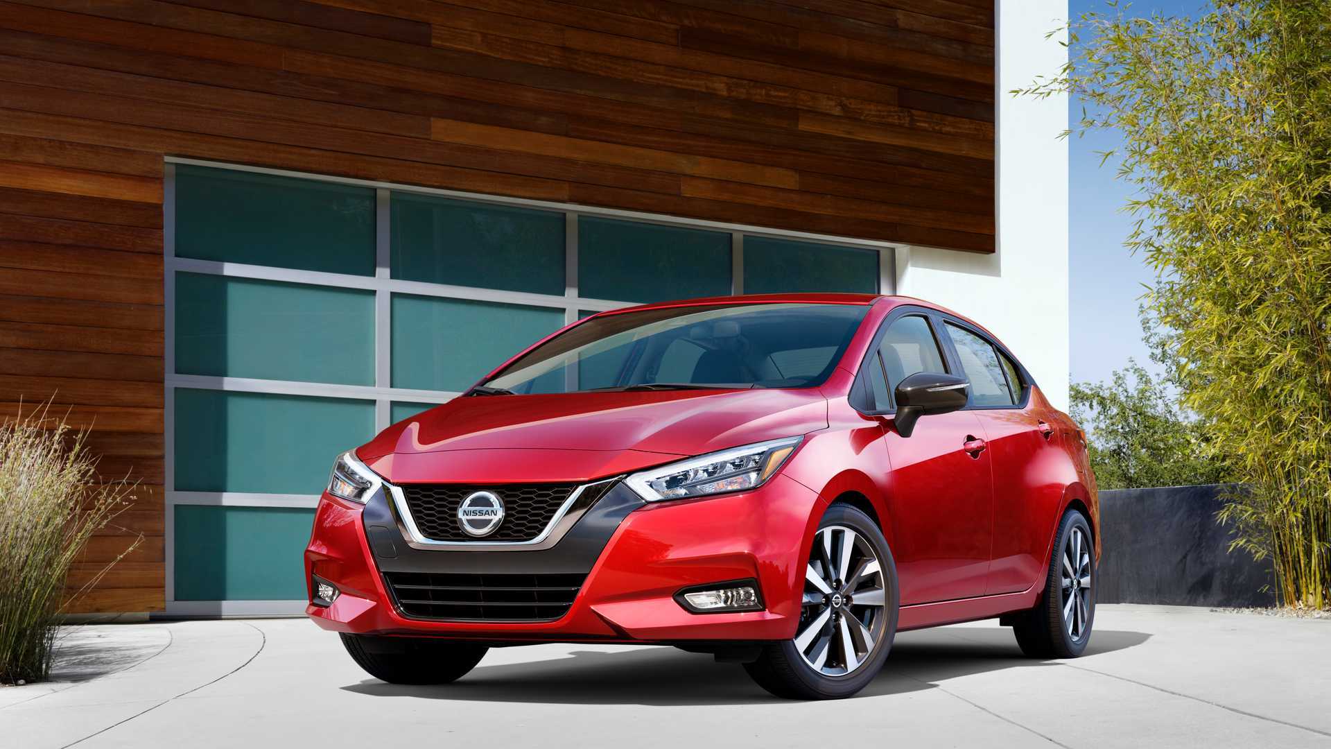 Ô tô Nissan đẹp long lanh giá chỉ 342 triệu