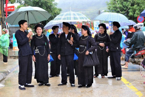 Indigo clothes of the Tay