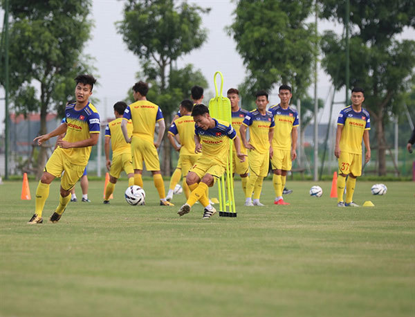 Coach Park calls players for training