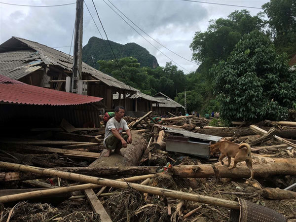 Heroes rise from typhoon's destruction