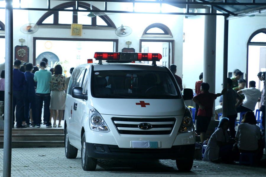 Học sinh Trường Gateway tử vong trên xe đưa đón, Trường Marie Curie ra báo động đỏ