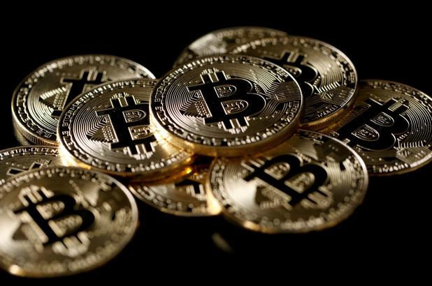 Thương chiến Mỹ - Trung 'hạ sát' chứng khoán, Bitcoin hưởng lợi