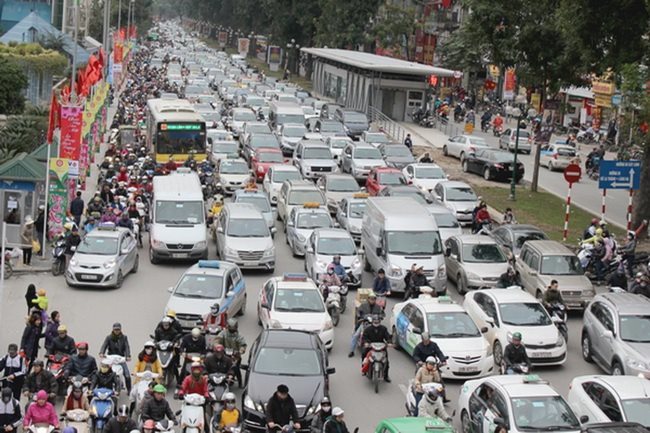 Hanoi plans toll collection on vehicles in 2030