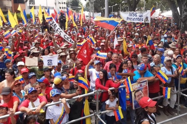 Biểu tình chống Mỹ dữ dội ở Venezuela