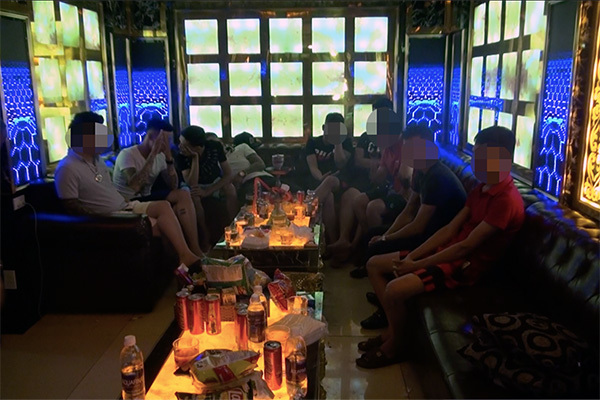 Hàng chục dân chơi phê ma tuý trong nhà hàng Lộc Phát ở Sài Gòn