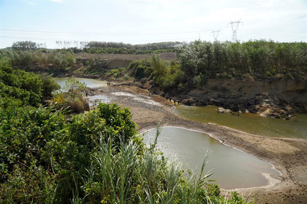 Quang Tri’s Vinh Phuoc River on the verge of drying up
