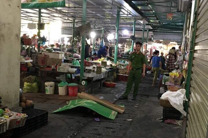 Kẻ cướp đâm chết người phụ nữ ở Quảng Ninh rồi tự tử ở cổng chợ