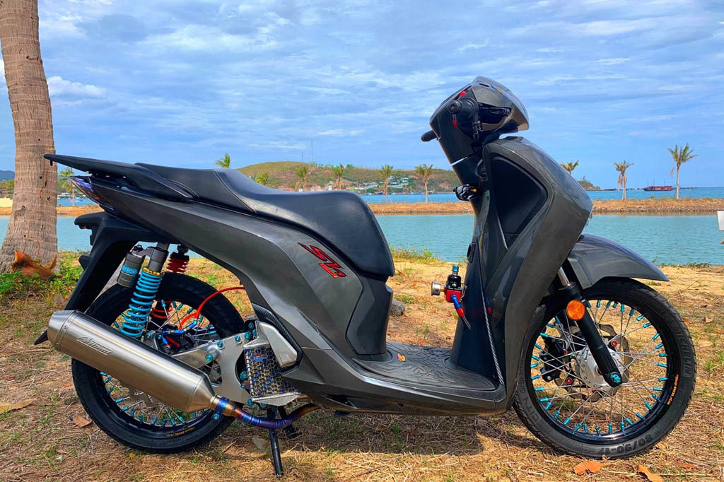 Sinh viên Nha Trang bỏ 300 triệu độ Honda SH 150i