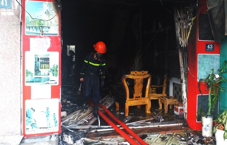 Cháy lớn tại văn phòng ở Đà Nẵng ngày nghỉ, tài sản không thể cứu vãn