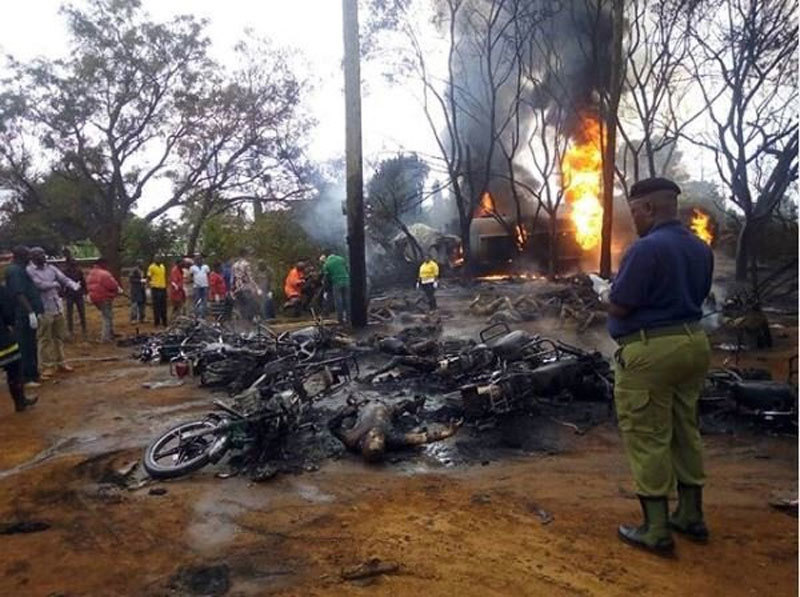 Xe nhiên liệu nổ tung ở Tanzania, 57 người chết cháy đen