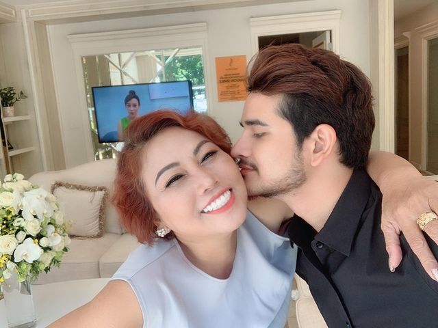 Siu Black nói gì về tin đồn nợ hàng chục tỷ đồng vì bài bạc, cung phụng người tình? Siu Black nói gì về tin đồn nợ hàng chục tỷ đồng vì bài bạc, cung phụng người tình?