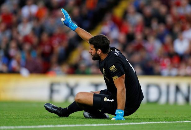 Klopp tái mặt, Liverpool mất thủ môn Alisson 6 tuần vì chấn thương