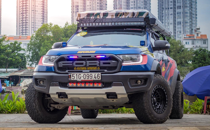 Dân chơi Sài Gòn độ lại bán tải Ford Raptor thêm ngầu