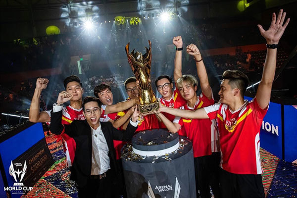 E-sports take off in VN after team wins world championship