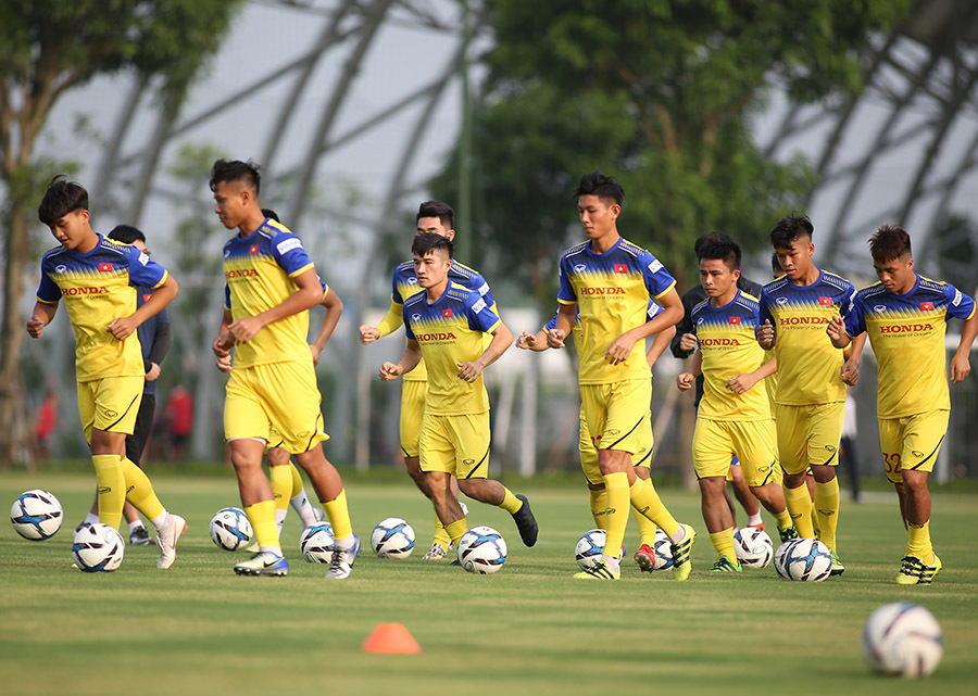 U22 Việt Nam hăng say luyện công, chờ thử lửa nhà vô địch Hong Kong