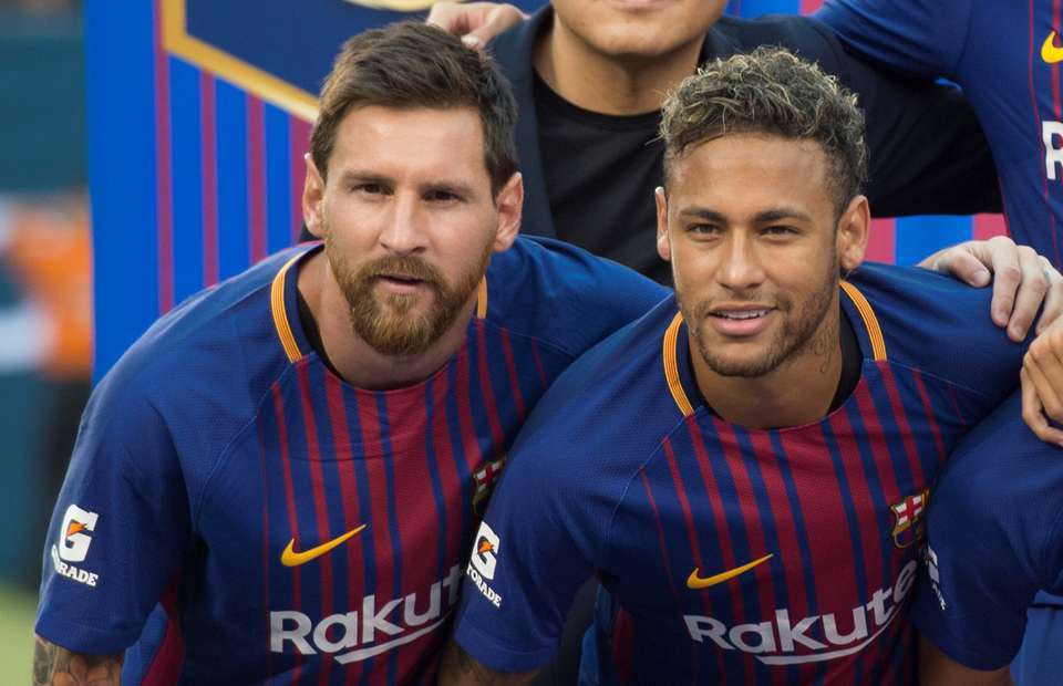 Neymar thông báo PSG, sẽ trở lại Barca vào hè này