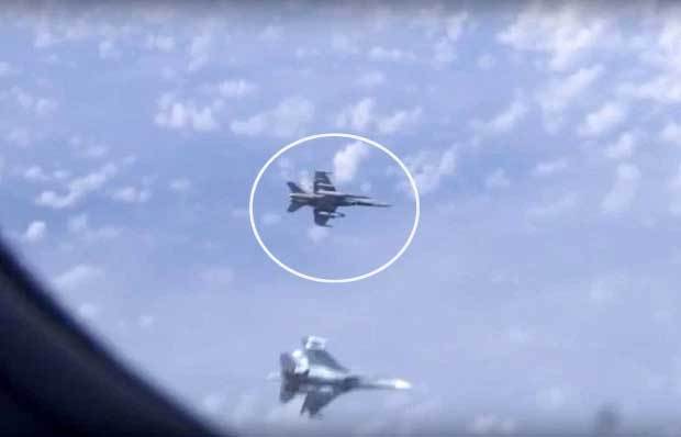 Su-27 đuổi chiến cơ NATO bám đuôi máy bay Bộ trưởng Quốc phòng Nga