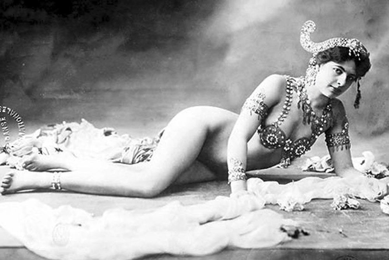 Nhan sắc quyến rũ của vũ nữ thoát y là điệp viên lừng danh Thế chiến I