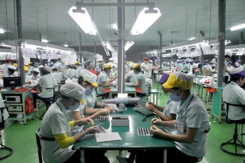 Vietnam needs new method to attract FDI from US, EU: experts