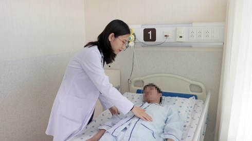 Ngưá»i Äà n ông Viá»t suy kiá»t cÆ¡ thá», suýt tá» vong vì thói quen kỳ lạ khi xông nhÃ