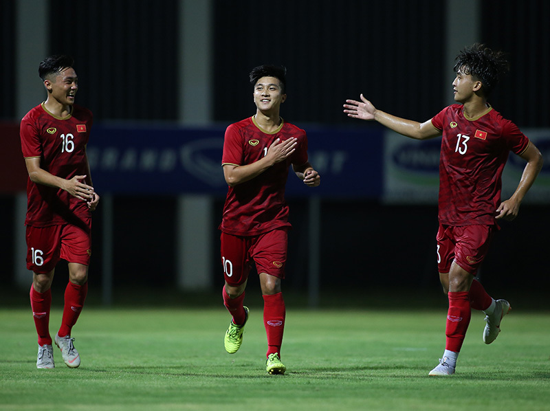 Martin Lo toả sáng, U22 Việt Nam thắng đẹp Kitchee