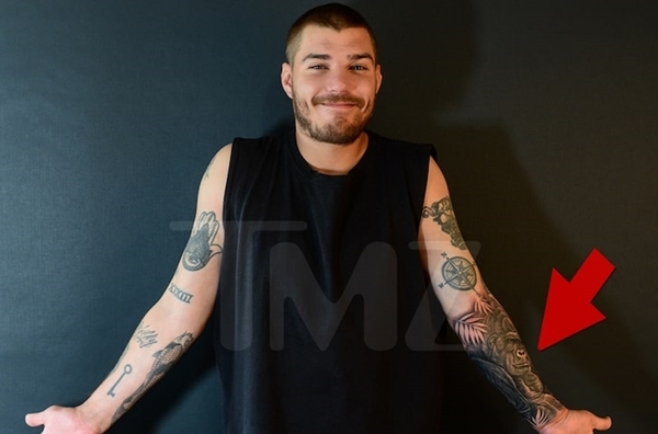 Hôn thê cũ che hình xăm tên Paris Hilton bằng hình khỉ đột