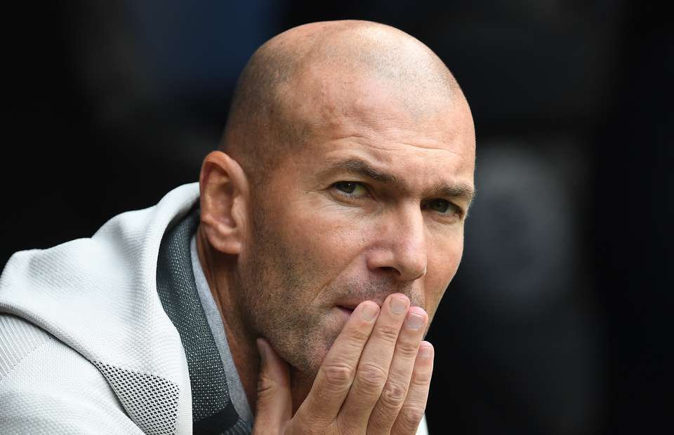 Zidane trên bờ vực rời Real Madrid, vì ký hụt Pogba của MU